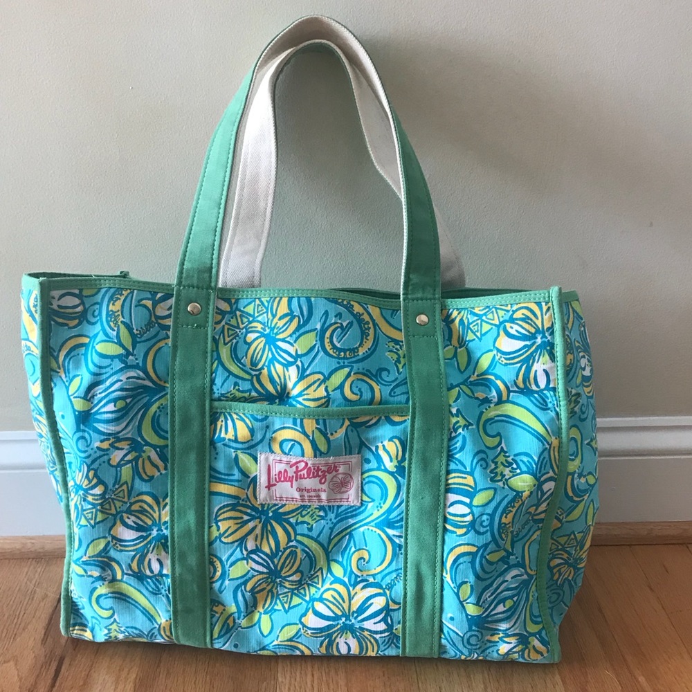 Lilly beach tote! With tri delta print!